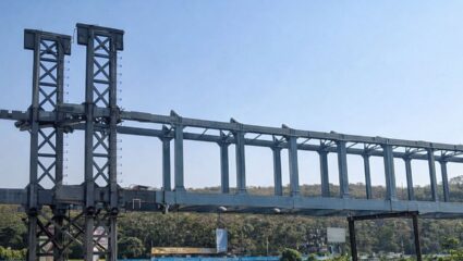 पुणे: 865 करोड़ के चांदनी चौक प्रोजेक्ट में पैदल यात्रियों की सुरक्षा भगवान भरोसे, कब पूरा होगा फुटओवर ब्रिज?