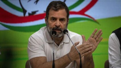 नरवणे झूठे या पेंगुइन! ‘अनपब्लिश्ड बुक’ पर राहुल गांधी ने का  बयान, दो साल पुराने ट्वीट का दिया हवाला