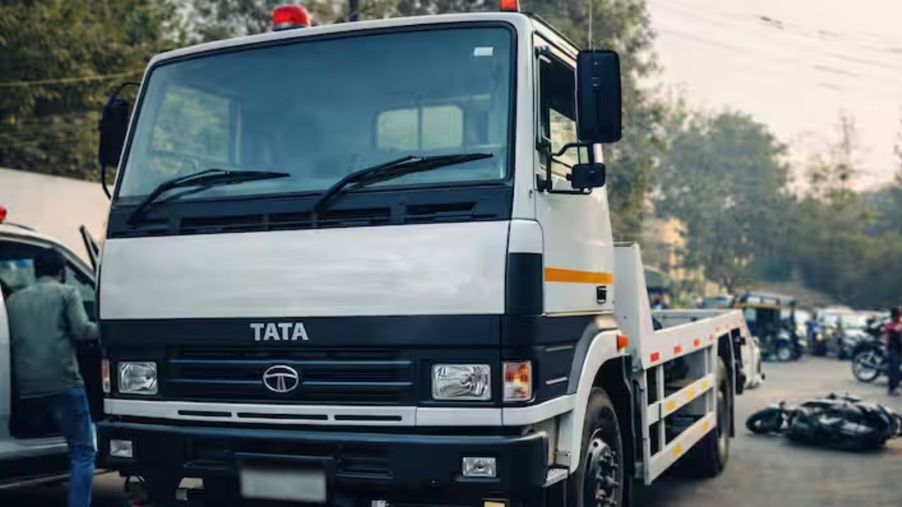 छत्तीसगढ़ में सीएम आवास के पास बड़ा हादसा, ट्रैफिक पुलिस की गाड़ी ने भाई-बहन को कुचला