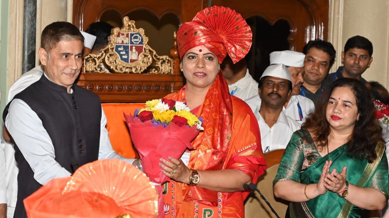 मुंबई में 40 साल बाद BJP का मेयर, रितु तावड़े निर्विरोध चुनी गईं; खत्म हुआ ठाकरे परिवार का दबदबा