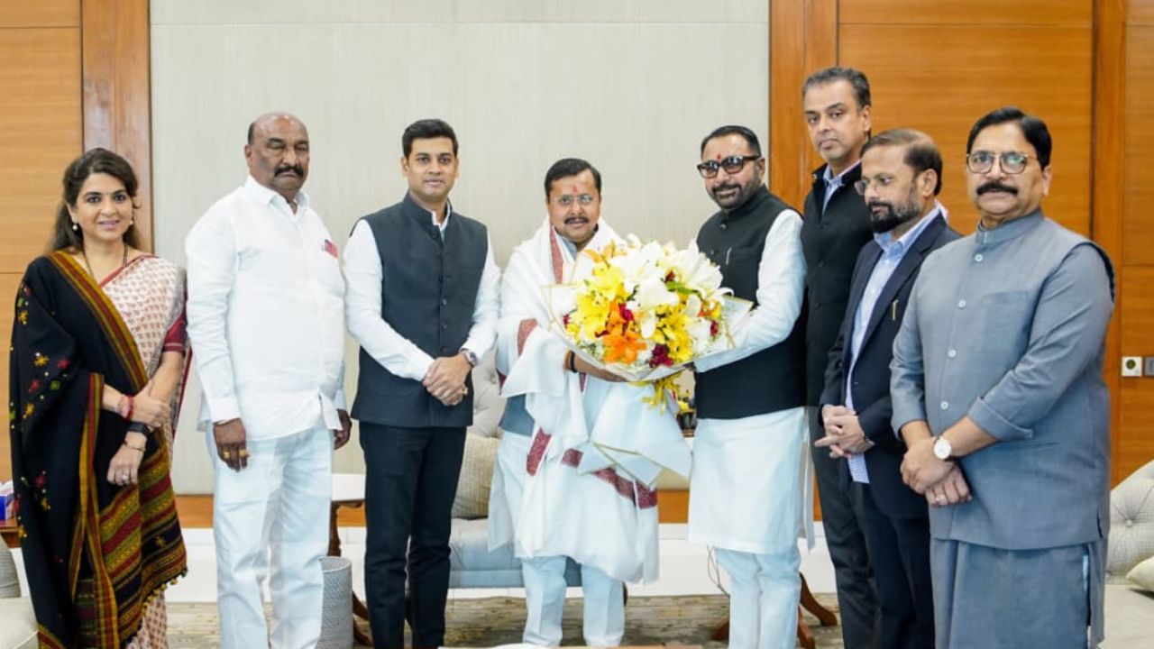 दिल्ली में बीजेपी अध्यक्ष से मिले सांसद श्रीकांत शिंदे समेत शिवसेना के कई बड़े नेता, जानें क्या हुई चर्चा