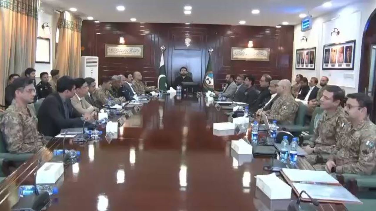 खैबर पख्तूनख्वा में आतंक से सहमी पाक सरकार; सीएम अफरीदी का बड़ा फैसला, प्रभावित इलाके बनेंगे &lsquo;मॉडल जिले&rsquo;