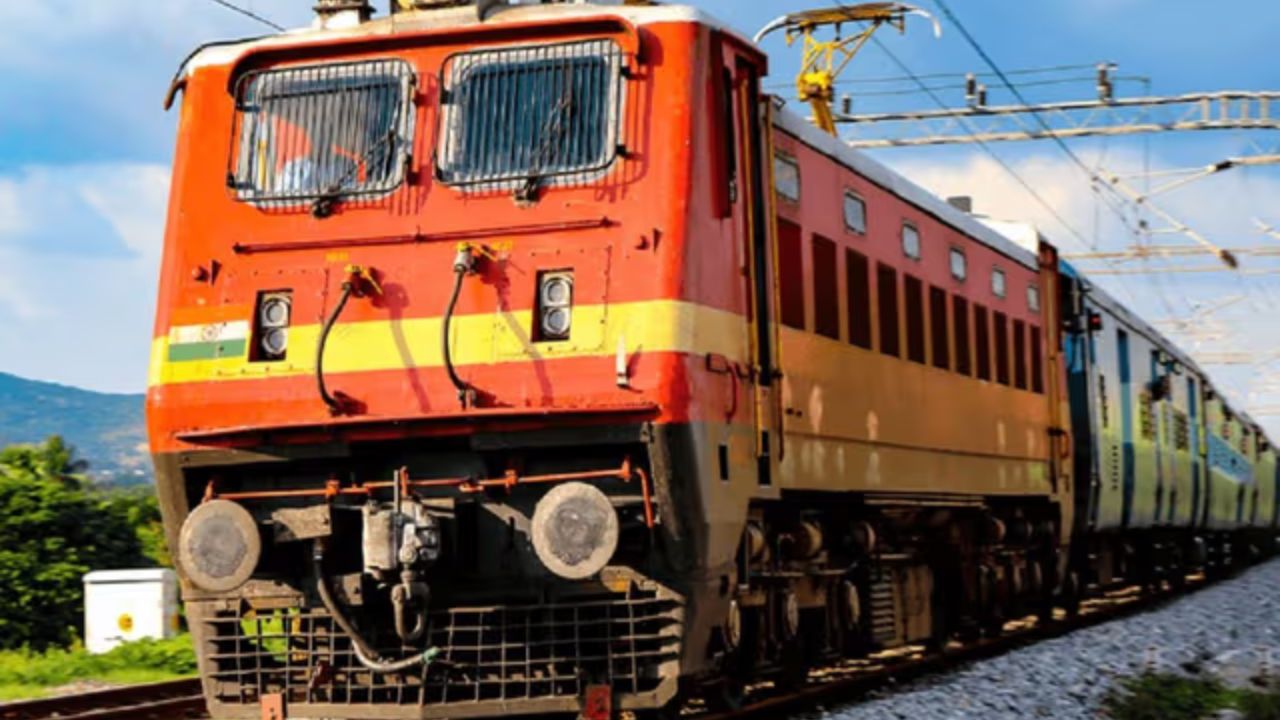 पुणे-नागपुर रेल यात्रियों के लिए खुशखबरी, सेंट्रल रेलवे चलाएगा 24 स्पेशल ट्रेनें, यहां देखें पूरा शेड्यूल