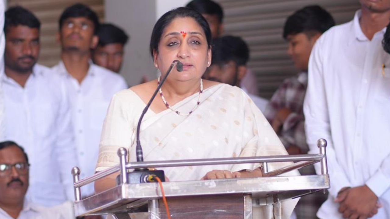 बड़ी जिम्मेदारी: सुनेत्रा पवार बनीं पुणे और बीड की नई पालक मंत्री, अजित पवार की विरासत को बढ़ाएंगी आगे