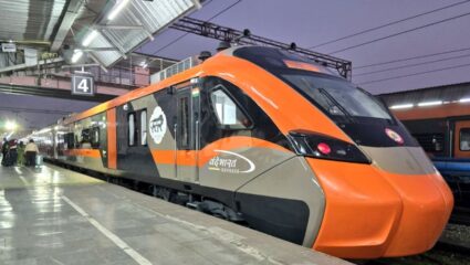 बंद होंगी वंदे भारत ट्रेनें… रेलवे एक नई एक्सप्रेस ट्रेन कर रहा शुरू, क्या होगा रूट, स्टॉपेज? जानें सबकुछ