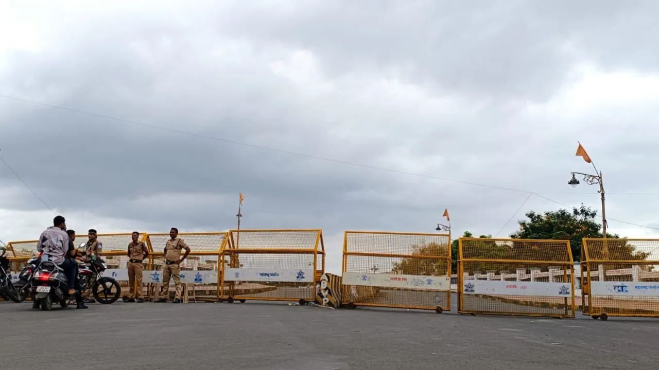 अमरावती की &lsquo;लाइफलाइन&rsquo; पर लगा ताला: 6 महीने से बंद है मुख्य रेलवे पुल, जनप्रतिनिधियों के दावे निकले हवा-हवाई!