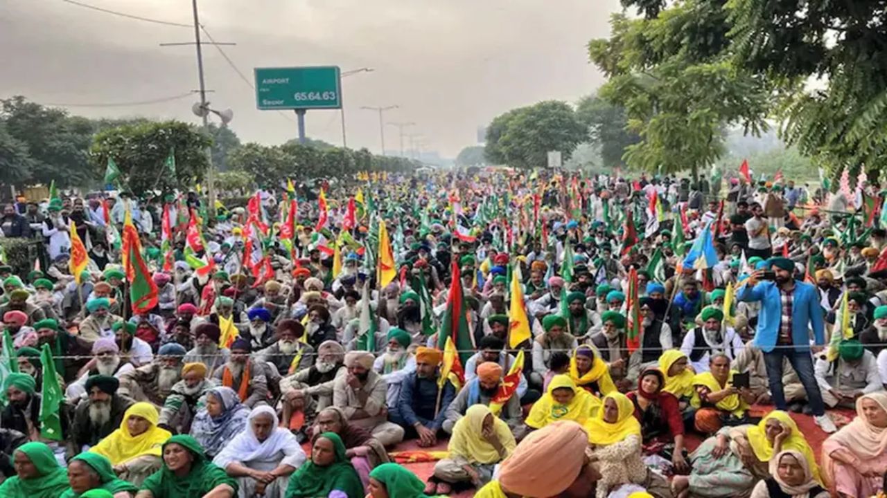 Bharat Bandh: आज देशभर में किसानों का चक्का जाम, बैंक से लेकर स्कूल-कॉलेज तक…क्या खुलेगा-क्या रहेगा बंद?
