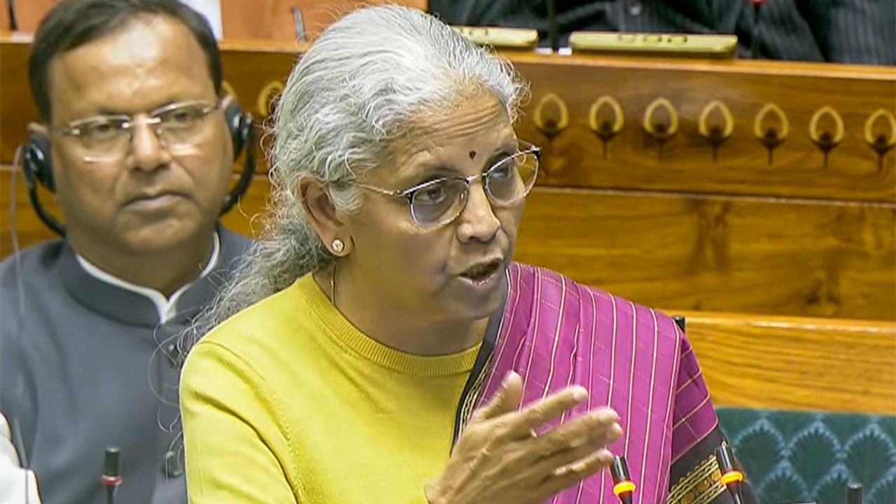 Budget 2026: खेल के मैदान से मिलेगी नौकरी! वित्त मंत्री ने ‘खेलो इंडिया मिशन’ के तहत युवाओं के लिए किए ये ऐलान