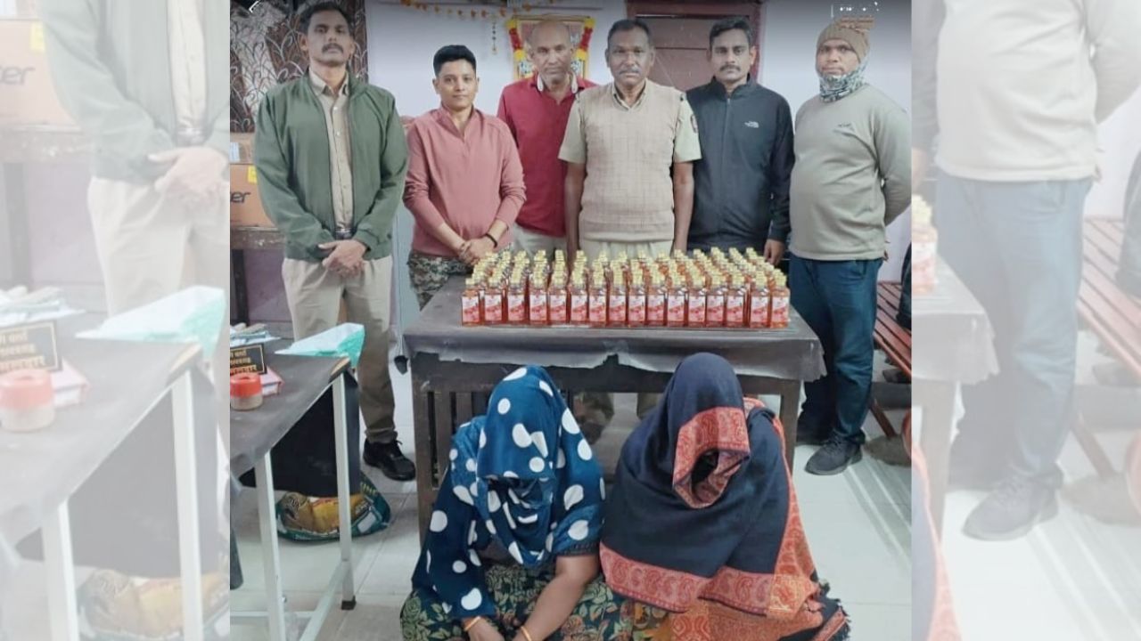 ट्रेन के जनरल डिब्बे में ‘शराब वाली आंटियां’: वर्धा रेलवे पुलिस ने 187 बोतलों के साथ दो महिलाओं को दबोचा!