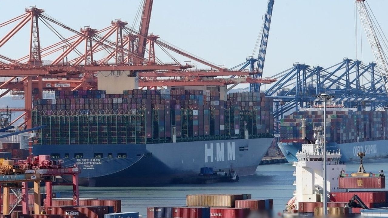 Budget 2026: कस्टम ड्यूटी में राहत से किसे मिलेगा फायदा, निर्मला सीतारमण के ऐलान से सस्ती होगी ये चीजें