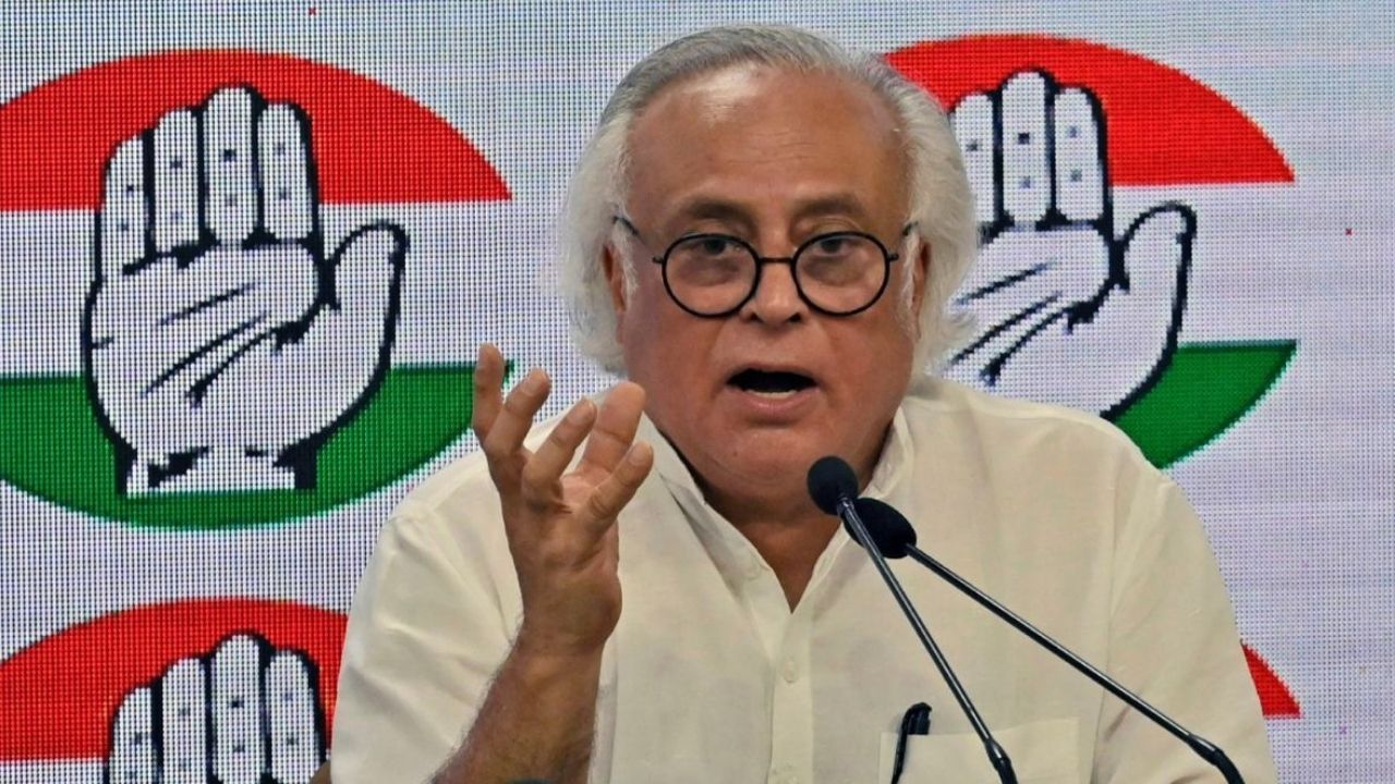 ऐसा लगता है मानो PM मोदी ने हार मान ली…ट्रंप ने किया टैरिफ कटौती का ऐलान तो कांग्रेस ने कसा तंज