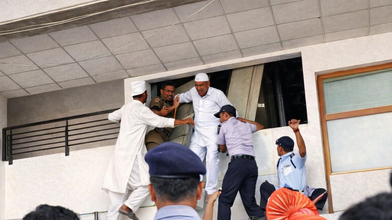 मालेगांव नगर निगम में बड़ा हादसा: पांचवीं मंजिल से गिरी लिफ्ट, ओवरलोड के कारण टूटी लिफ्ट की वायर