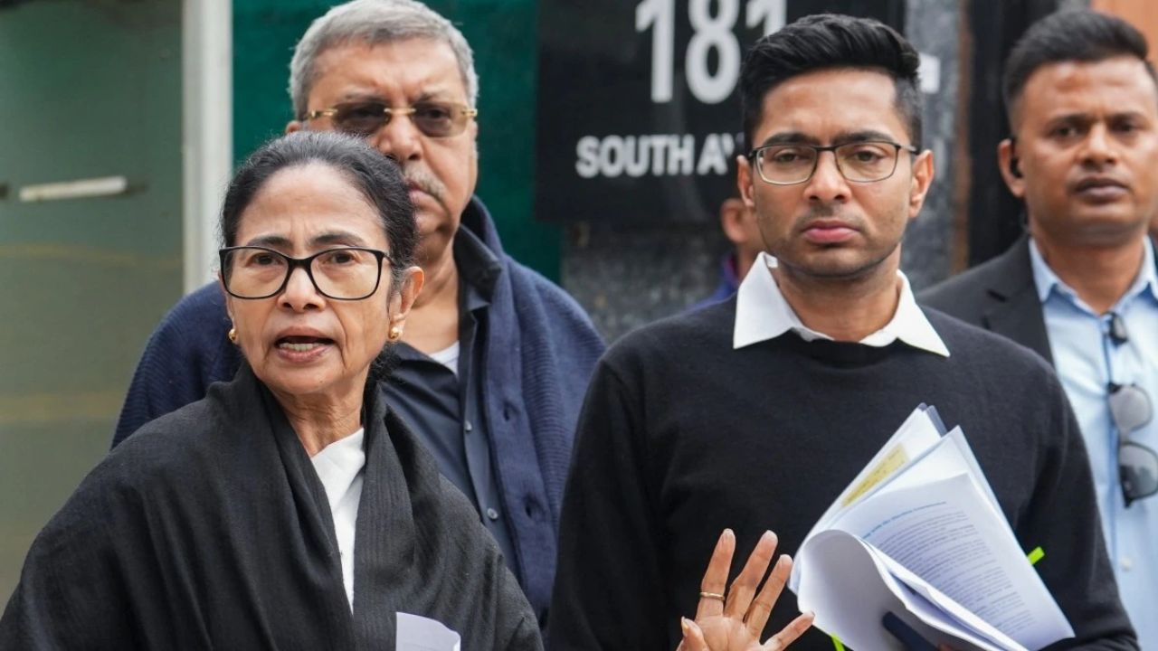 ममता बनर्जी बनेंगी वकील? बंगाल वोटर लिस्ट विवाद पर आज सुप्रीम कोर्ट में खुद देंगी दलीलें