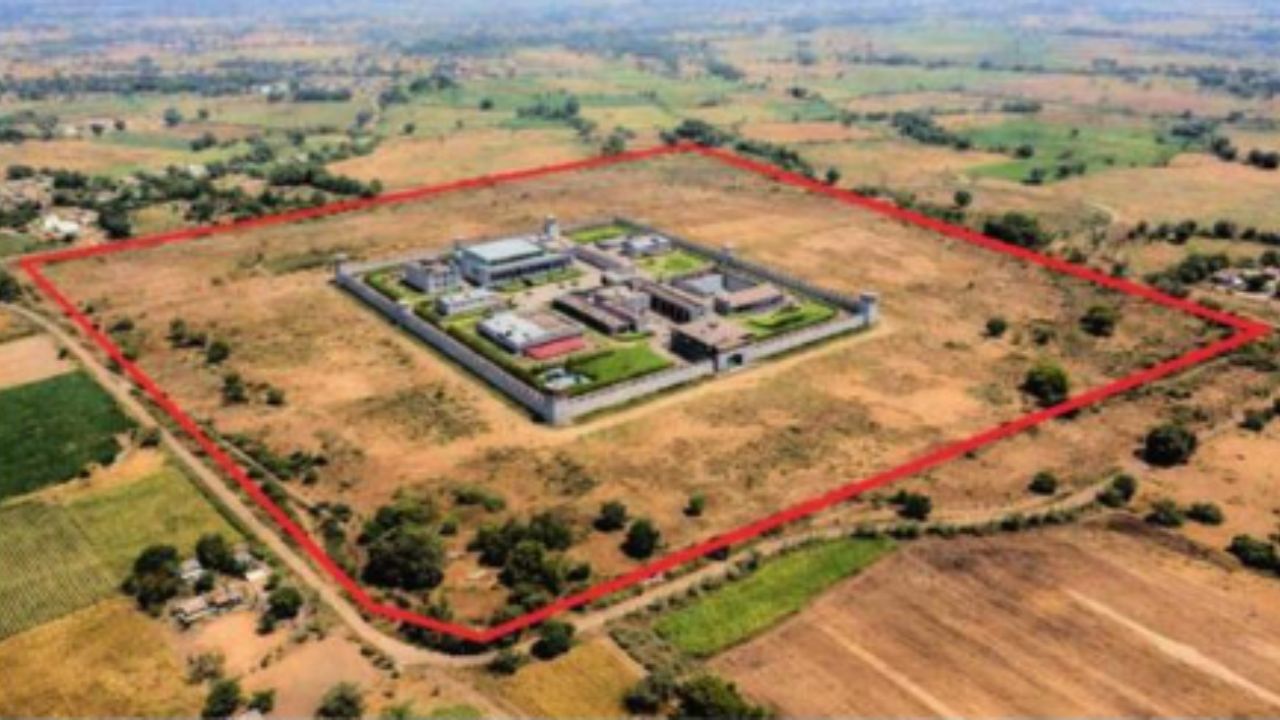 नागपुर जेल का होगा कायाकल्प: ₹2400 करोड़ से बनेगा विश्वस्तरीय &lsquo;रिफॉर्म सेंटर&rsquo;, कैदी सीखेंगे हुनर!