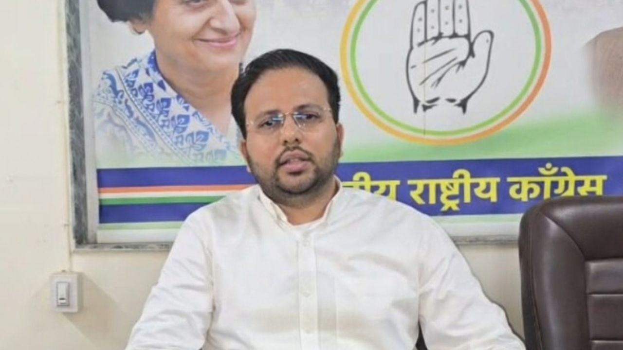 नंदुरबार के आदिवासियों का बैंकिंग दर्द, मीलों का सफर और घंटों का इंतजार, सांसद पाडवी ने उठाई आवाज!