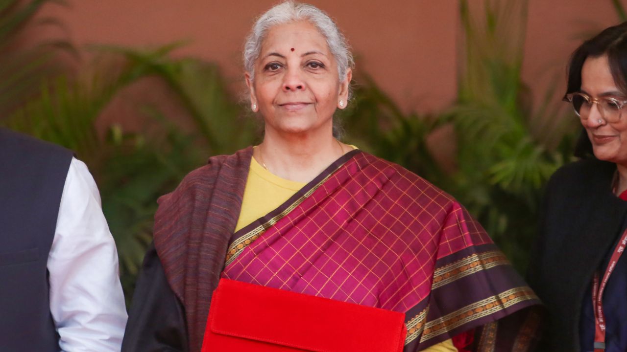 Budget 2026: निर्मला सीतारमण का खेल प्रेमियों को बम्पर तोहफा, SME के लिए 10 हजार करोड़ के पैकेज का ऐलान