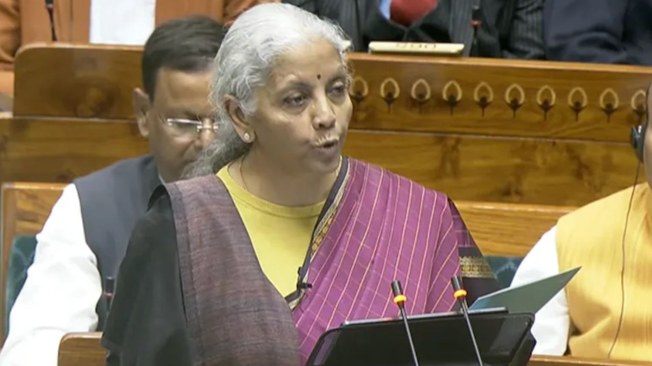 भारत बनेगा सेमीकंडर का हब, वित्त मंत्री सीतारमण ने 40000 करोड़ का किया ऐलान