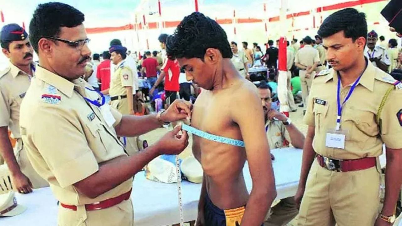 सरकारी नौकरी का क्रेज, पुलिस सेवा की ओर बढ़ता झुकाव, 203 पदों पर 12 हजार आवेदन