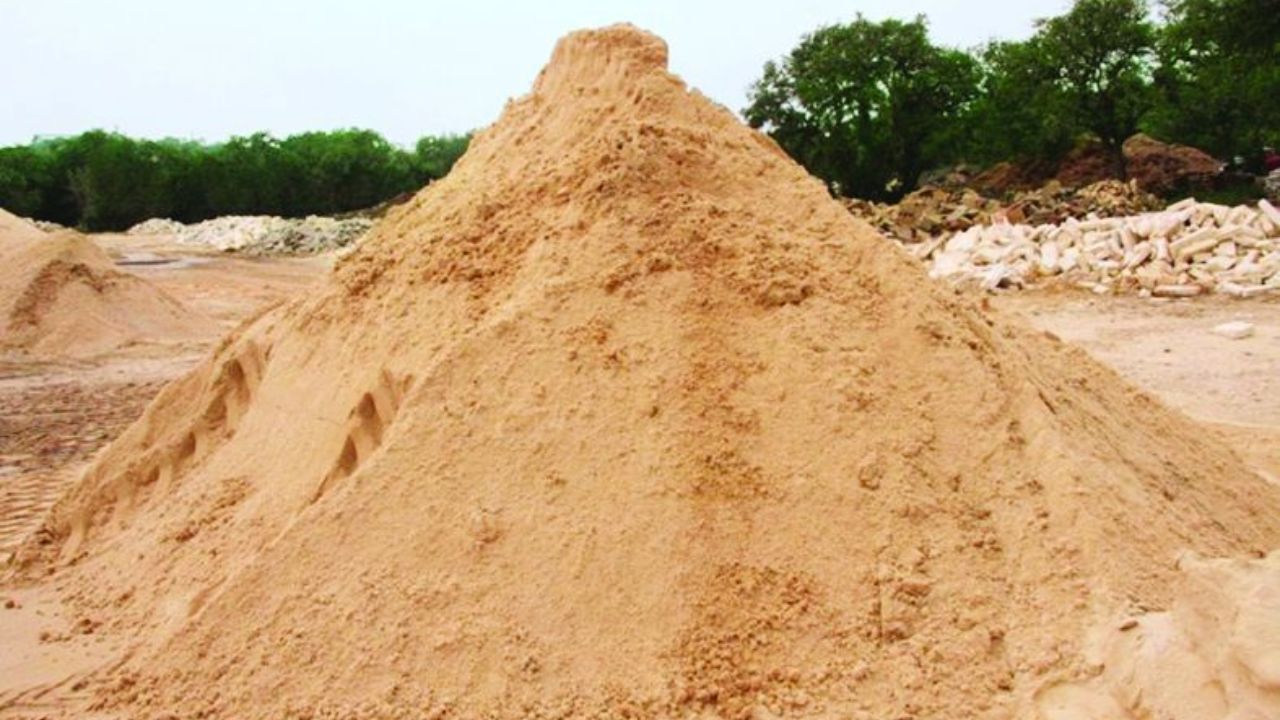 Chandrapur News: 2885 आवास लाभार्थियों को रेत वितरण, प्रशासन ने दो रेत घाट किए आरक्षित