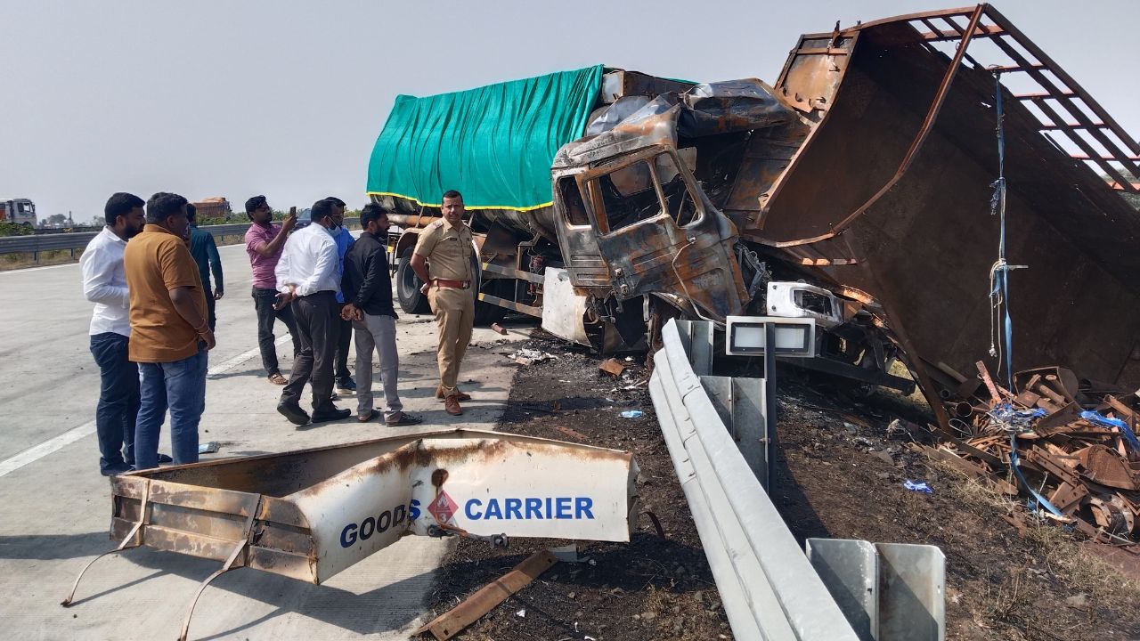 समृद्धी महामार्ग पर टैंकर में लगी आग, चालक जिंदा जला, पाथरे शिवार में ट्रक से टकराया तेल टैंकर