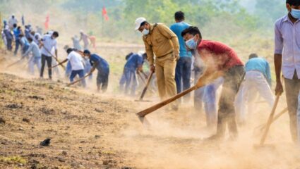 निरंकारी मिशन का प्रोजेक्ट अमृत, पवनार नदी तट पर ‘स्वच्छ जल, स्वच्छ मन’ अभियान में 12 लाख स्वयंसेवक
