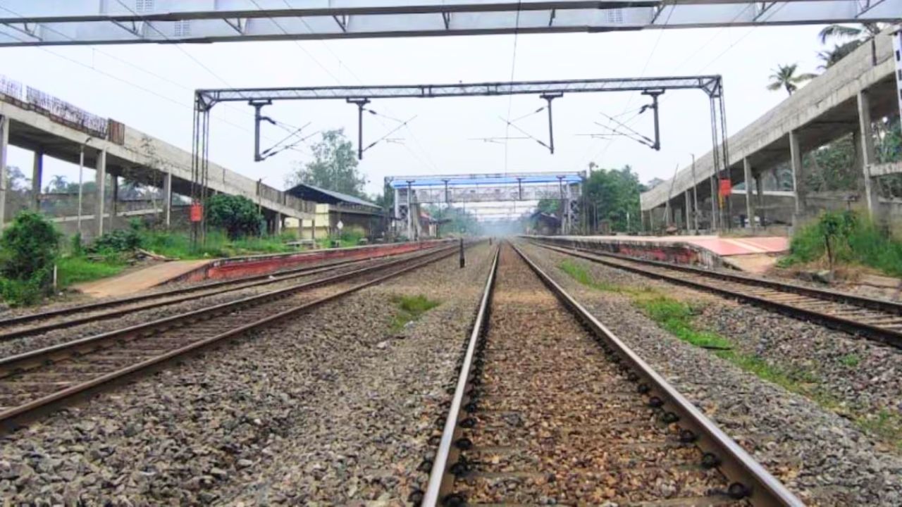 कार्ली सुरंग में फंसी रेलवे की रफ्तार, 2900 मीटर की टनल में 1 साल का इंतज़ार, कब दौड़ेगी ट्रेन?